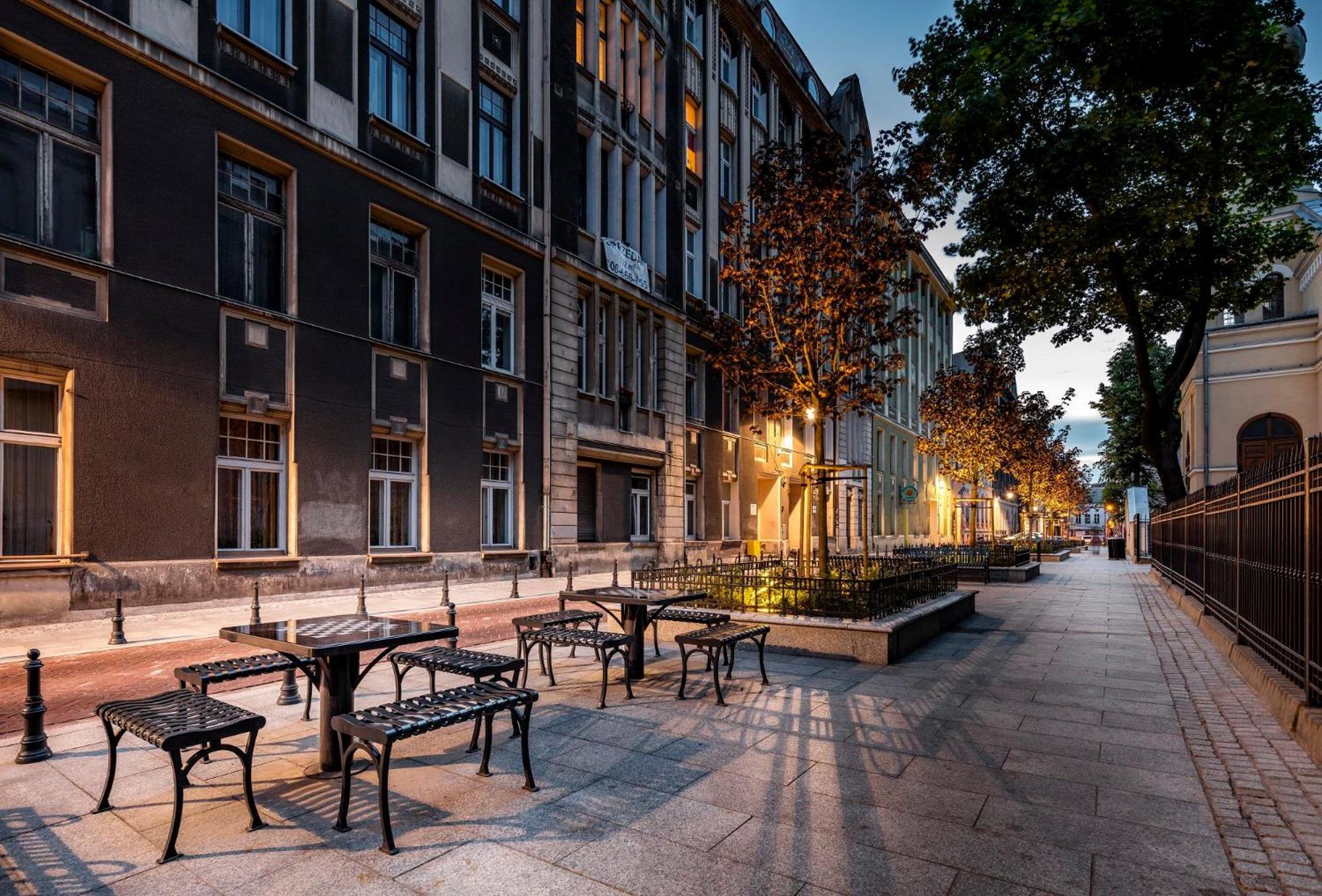 Lumina Apartment With Balcony Overlooking The Park Lódź Exterior foto